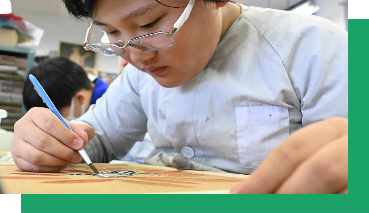 アート学習する子ども