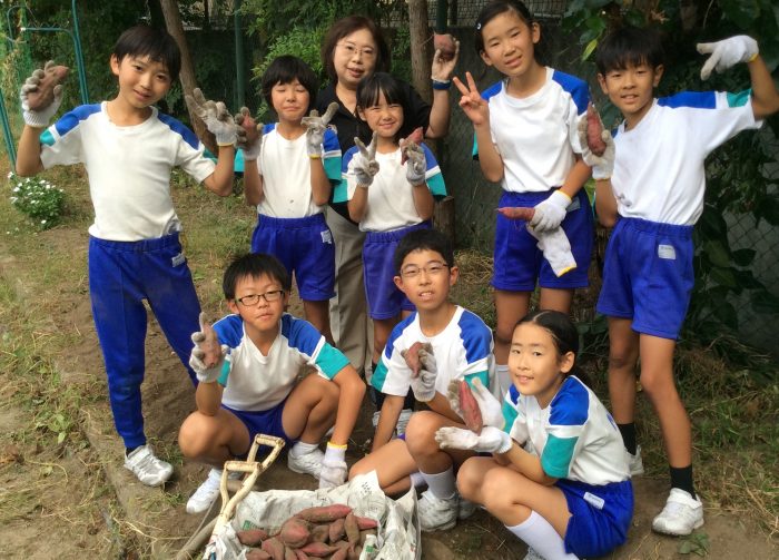 理科グループ  「芋ほり&大学いも作り」