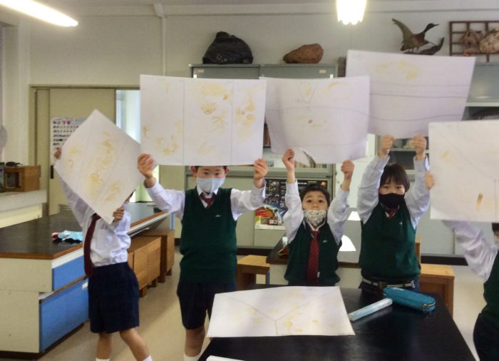 1年生 サイエンス「あぶり出しをしよう」