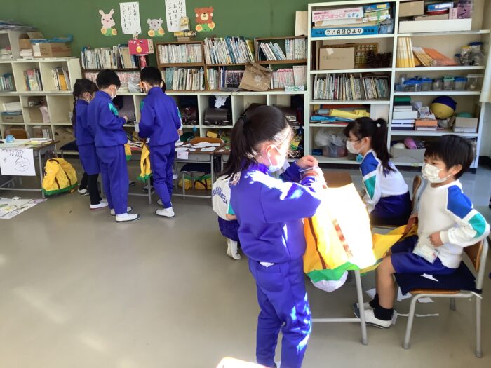 お店屋さんごっこ(1年生)