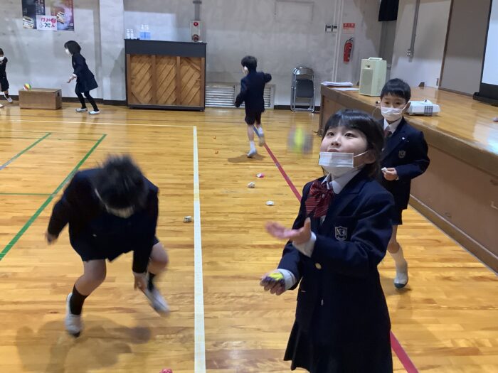 今年度最後の低学年集会(1、2、3年)