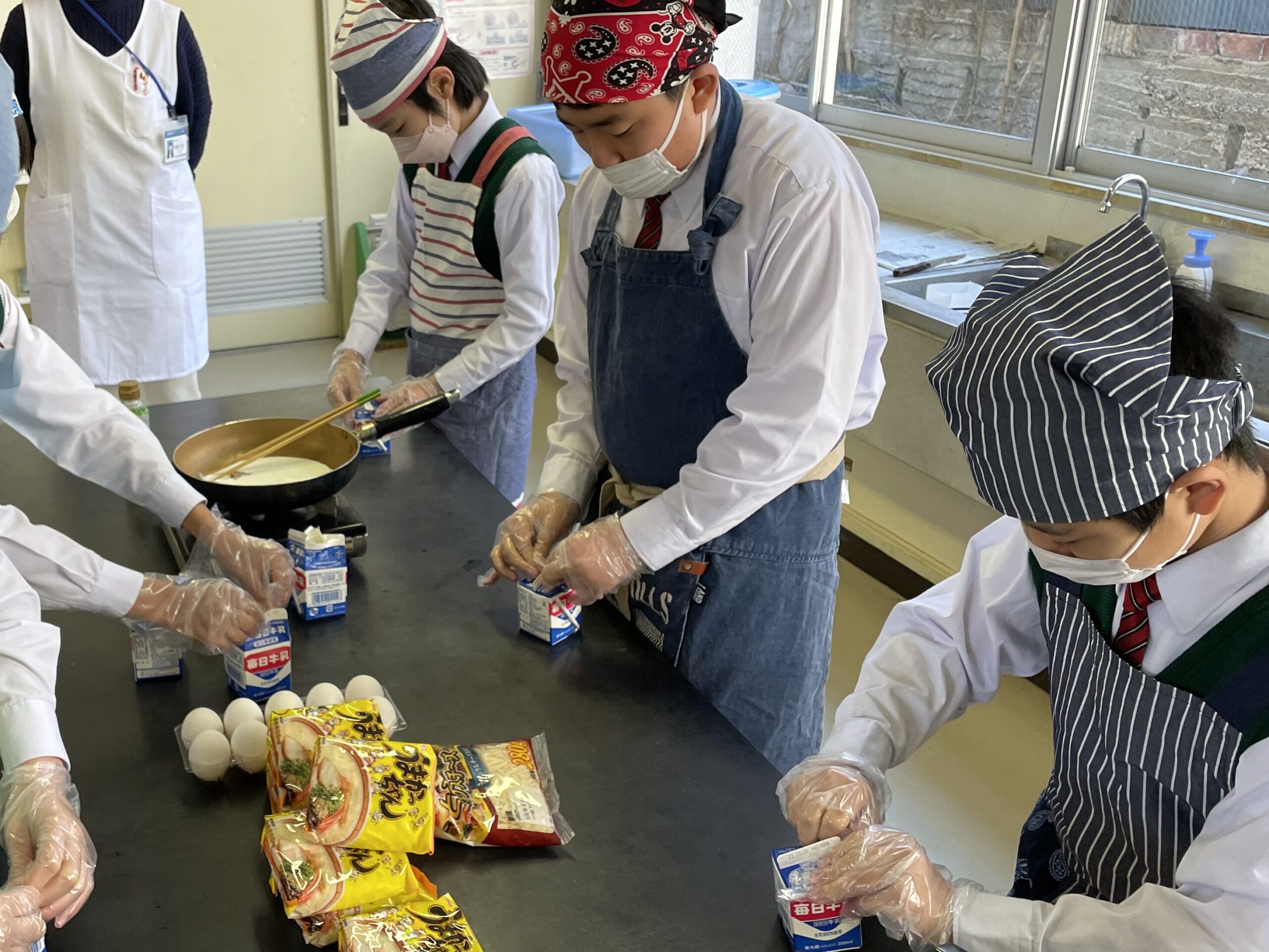 6年生調理実習「アレンジインスタント麺」